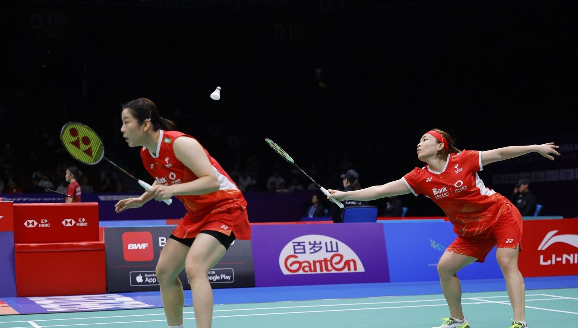 而谈到曼城 而谈到曼城