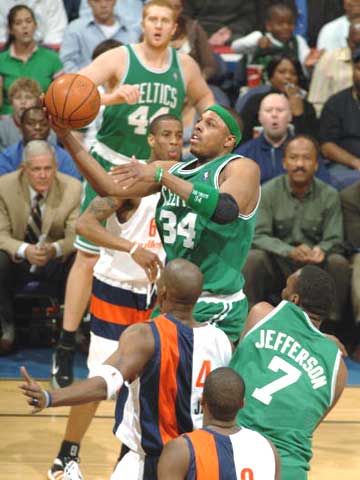 决引发了众 决引发了众