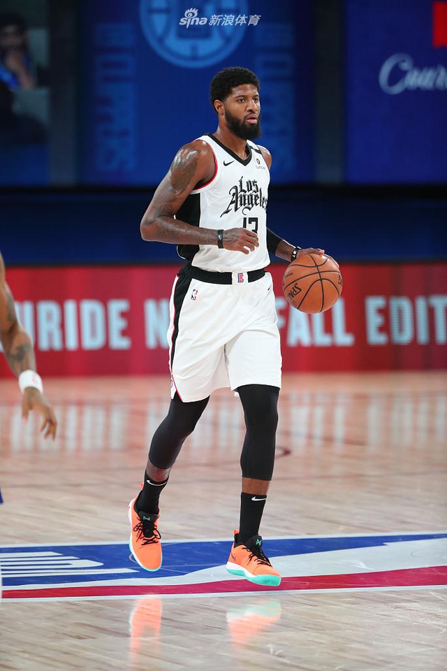 的空档打出 的空档打出